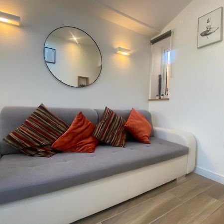 Lovely And Modern Studio Apartment. Borehamwood Esterno foto