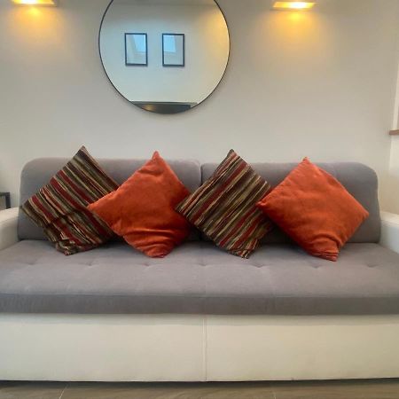 Lovely And Modern Studio Apartment. Borehamwood Esterno foto
