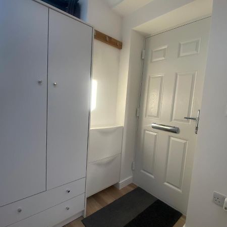 Lovely And Modern Studio Apartment. Borehamwood Esterno foto
