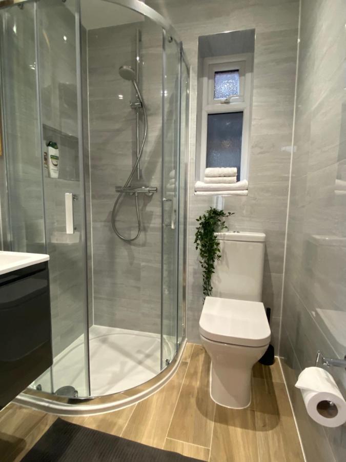 Lovely And Modern Studio Apartment. Borehamwood Esterno foto