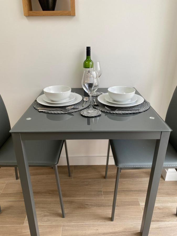 Lovely And Modern Studio Apartment. Borehamwood Esterno foto